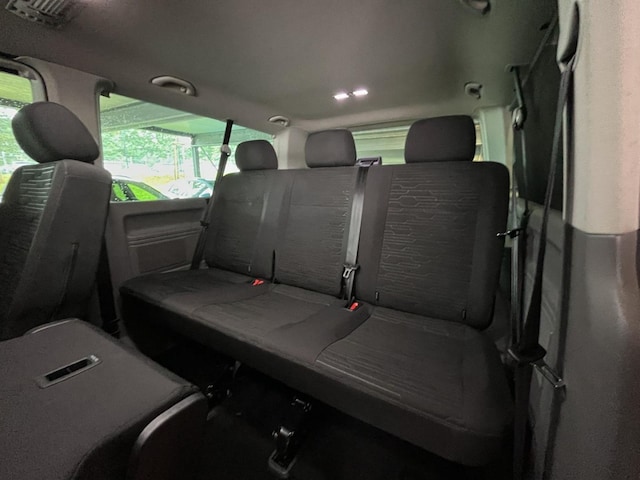 Volkswagen Caravelle 2.0 TDI DSG Lang T6