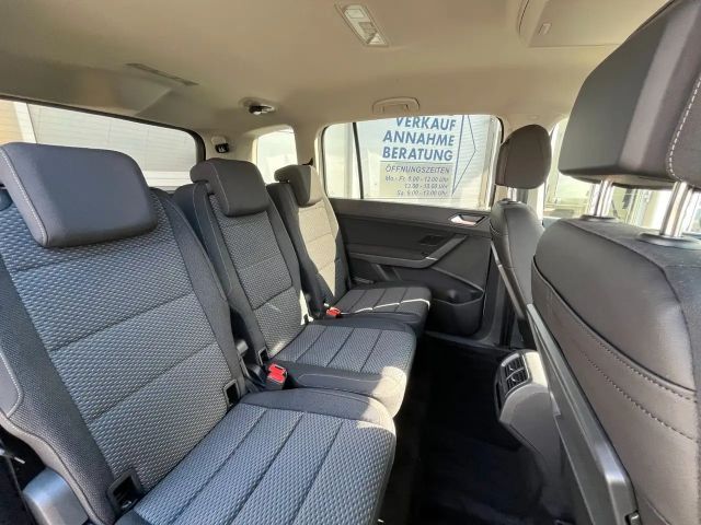 Volkswagen Touran 1.5 TSI DSG R-Line