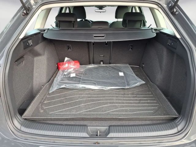 Volkswagen Golf 1.0 TSI Life Variant