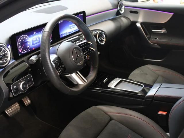 Mercedes-Benz A 180 AMG Line