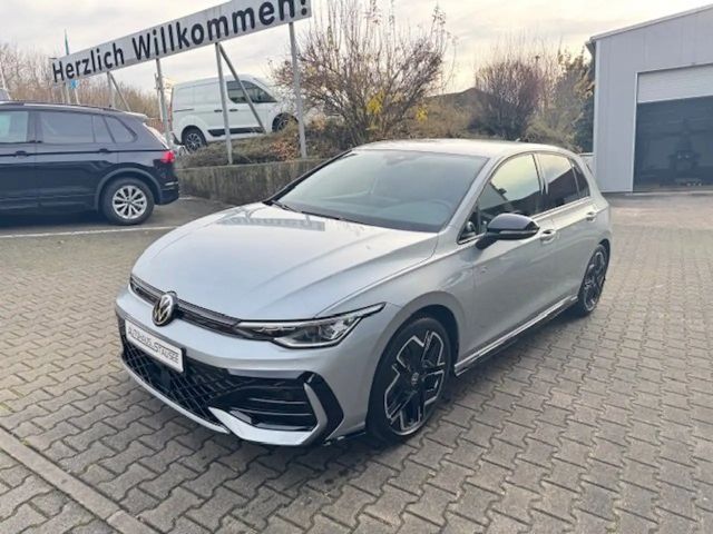 Volkswagen Golf 1.5 TSI R-Line