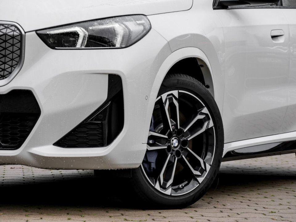 BMW iX1 xDrive30