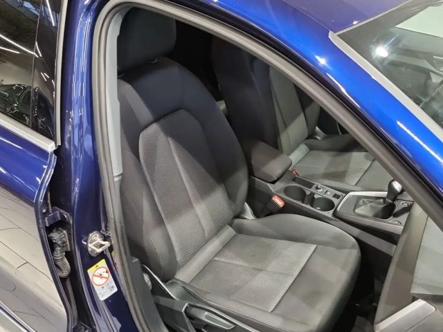 Audi A3 30 TFSI Sedan