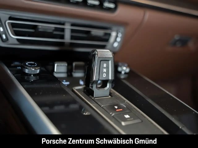 Porsche 992 4 Coupé GTS Targa