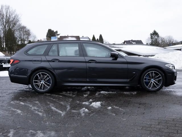 BMW 540 540d M-Sport Touring xDrive