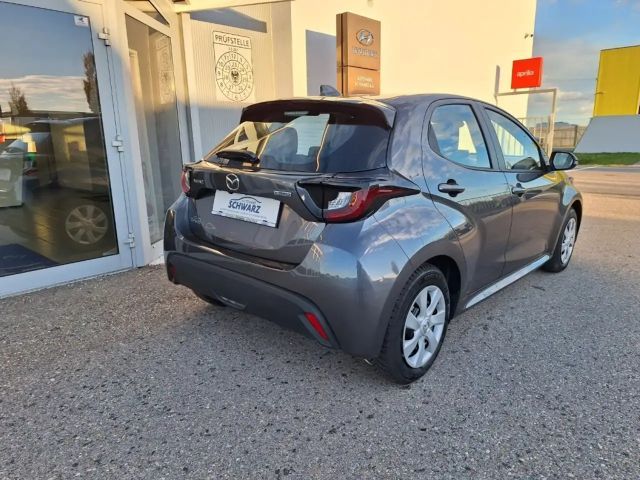 Mazda 2 Hybrid Centre Line