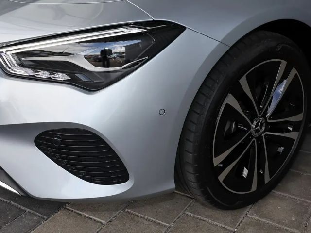 Mercedes-Benz CLA 180 KAMERA+SPURHALTE+LED+18"