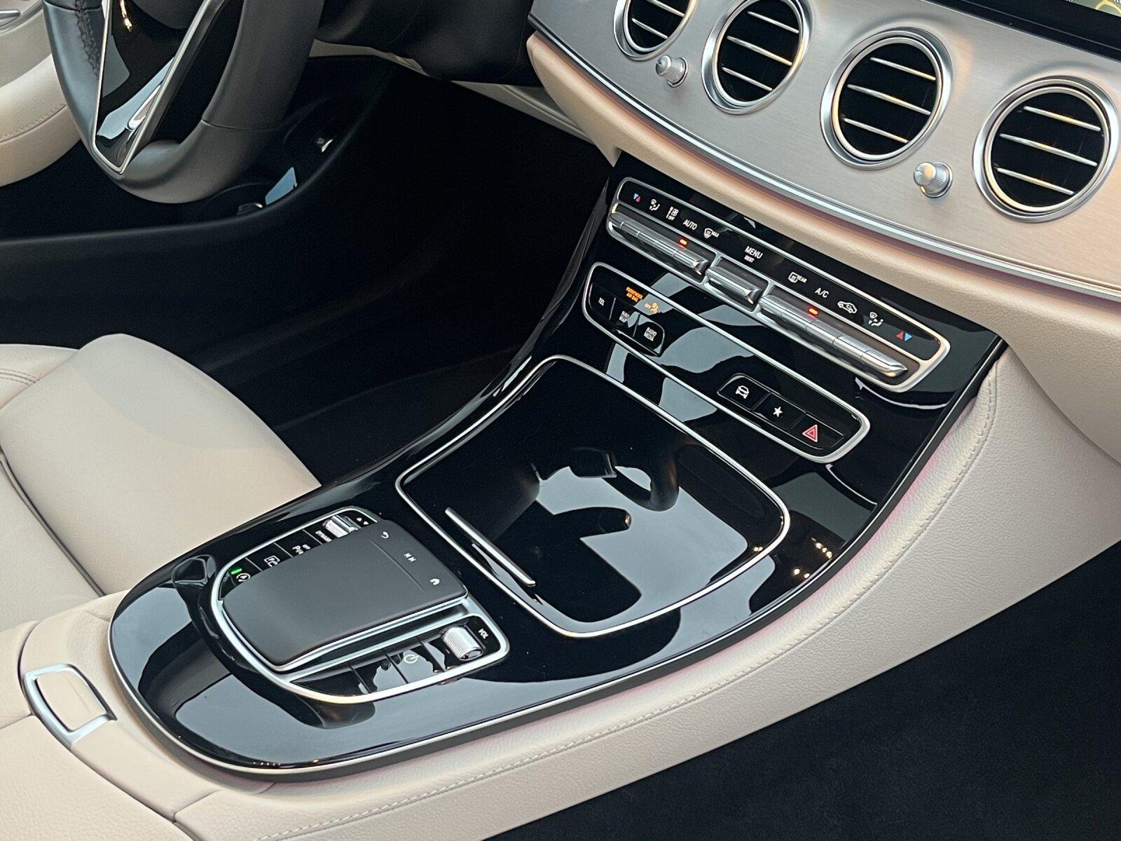 Mercedes-Benz E 300 AMG Line Sedan