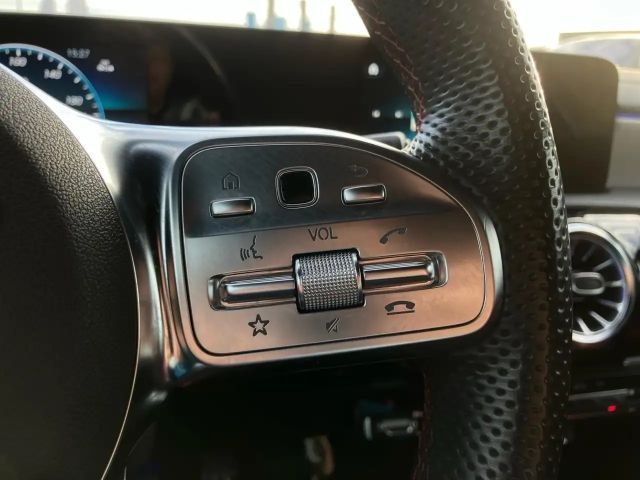 Mercedes-Benz A 200 AMG Line Hatchback