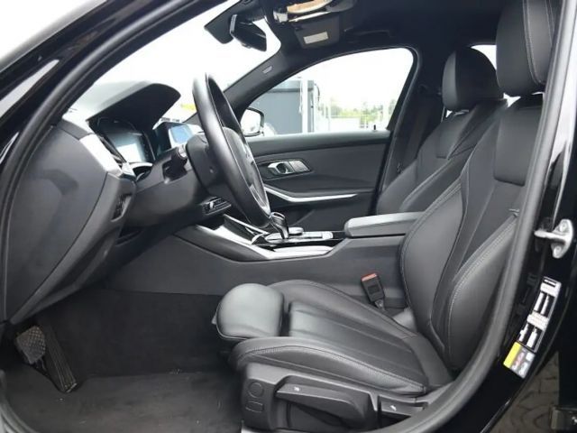 BMW 330 330e Sedan Sport Line