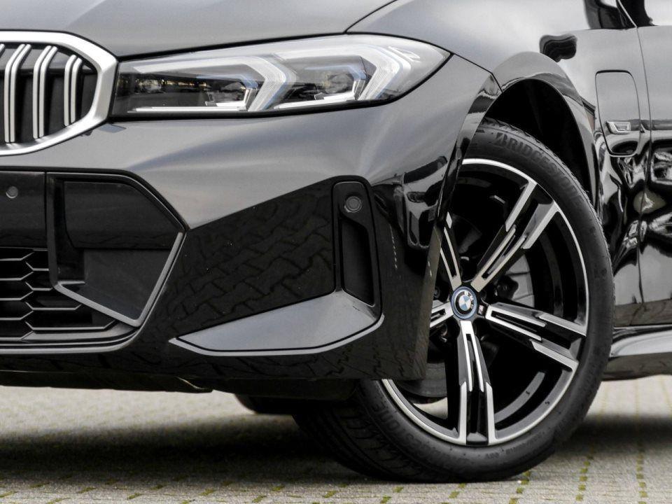 BMW 330 330e xDrive