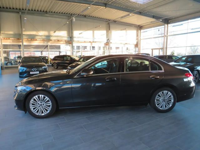 Mercedes-Benz C 180 AVANTGARDE Sedan