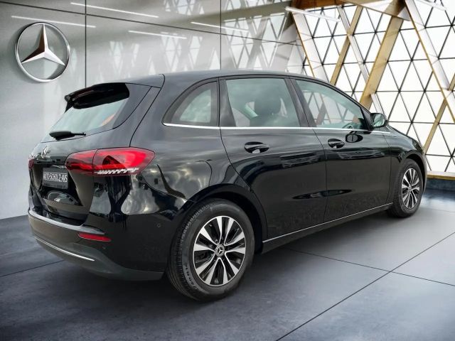 Mercedes-Benz B 200 Sedan Style