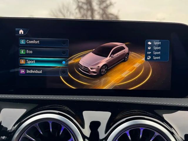 Mercedes-Benz A 200 A 200 d AMG Line