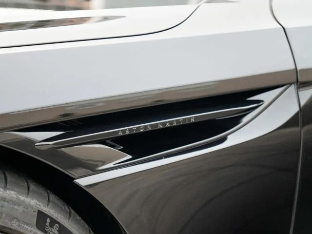 Aston Martin DB12 Volante Californian Poppy Carbonbremse  B&W