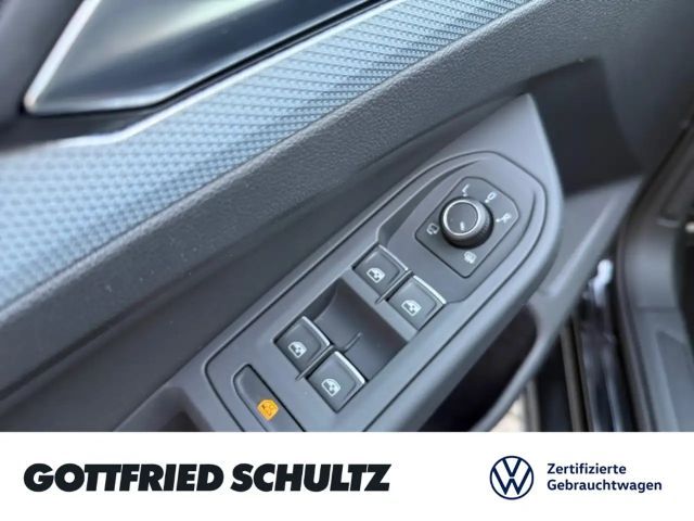 Volkswagen Golf 1.5 eTSI DSG