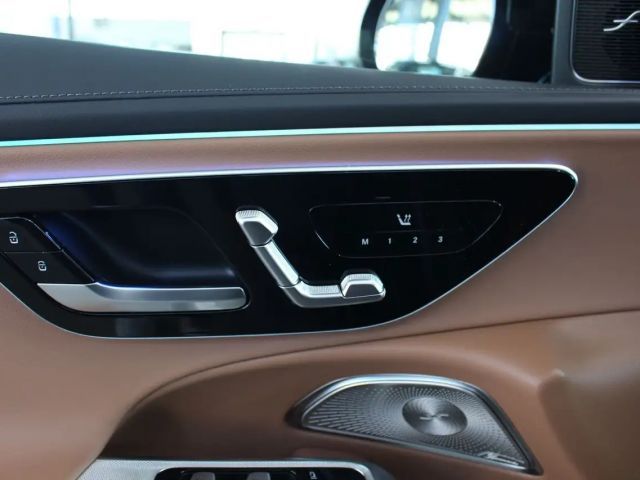 Mercedes-Benz E 200 AMG Line Sedan