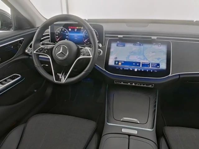 Mercedes-Benz E 220 AVANTGARDE E 220 d Sedan