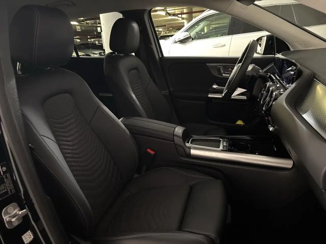 Mercedes-Benz GLA 200 4MATIC GLA 200 d