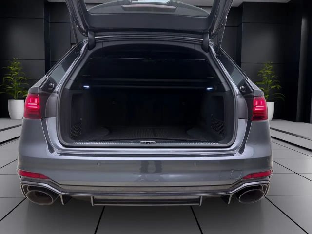 Audi RS4 Avant Quattro