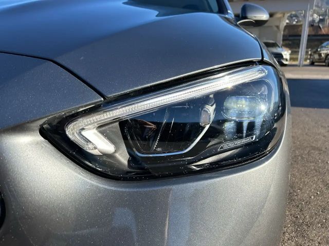 Mercedes-Benz C 200 C 200 d Sedan