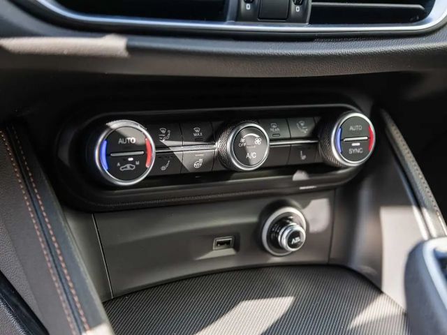 Alfa Romeo Stelvio AT8 Q4