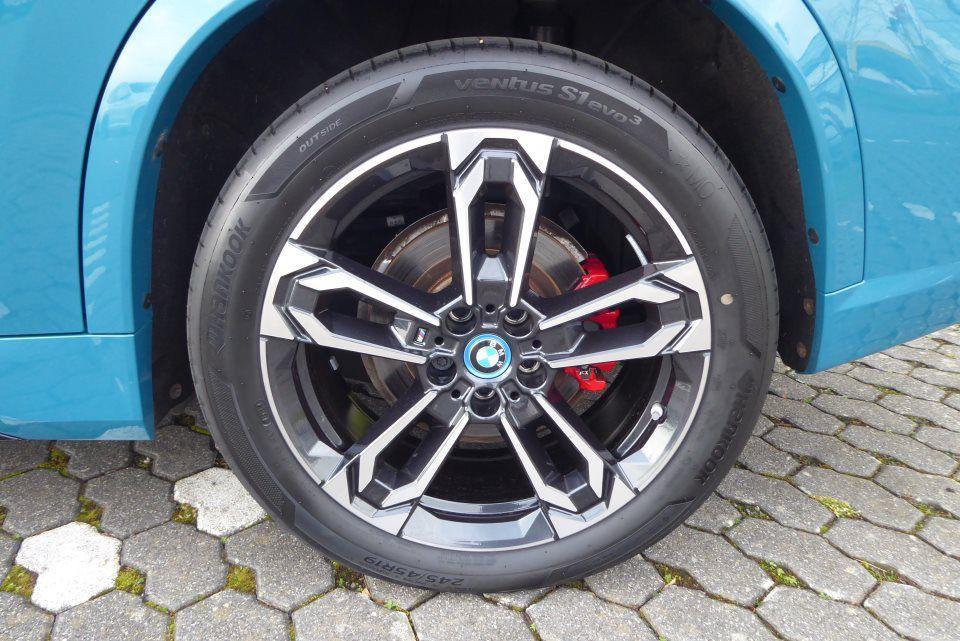 BMW iX1 xDrive30