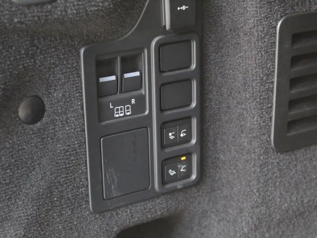 Land Rover Discovery AWD D300 SE