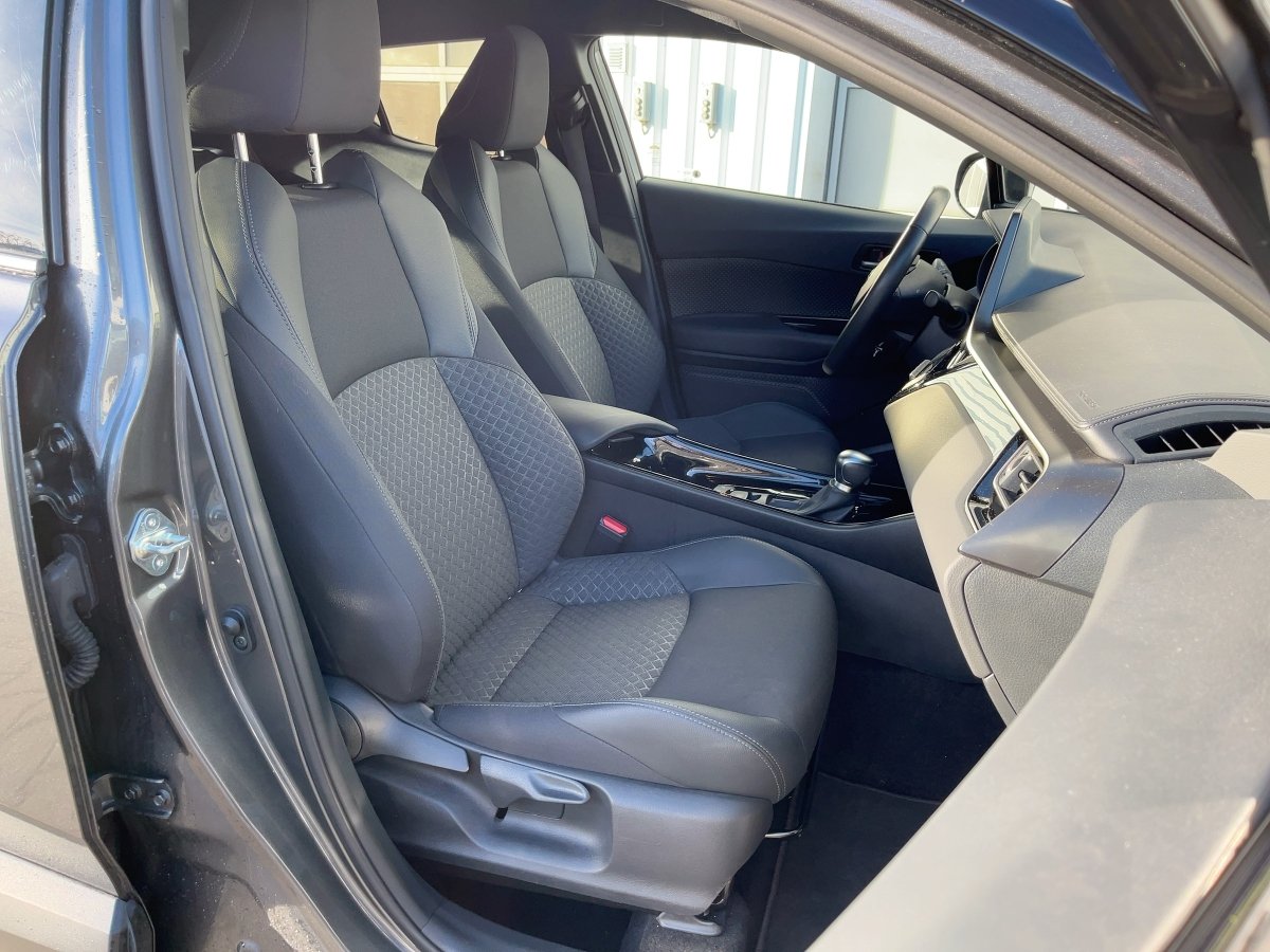 Toyota C-HR 5-deurs Bi-Tone Team D