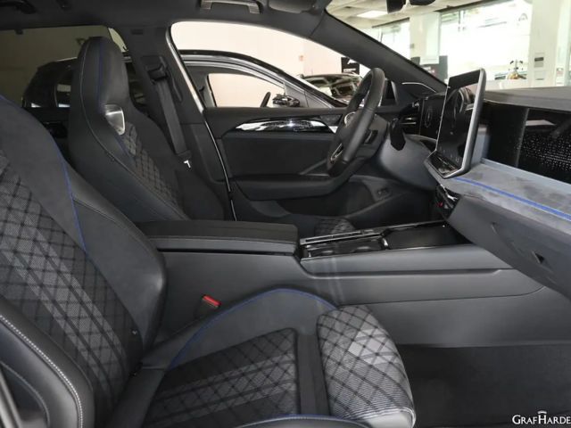 Volkswagen Passat DSG R-Line