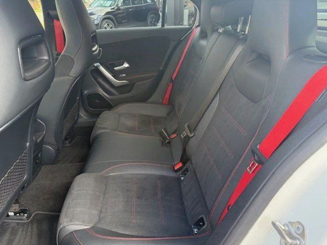 Mercedes-Benz A 35 AMG AMG Line