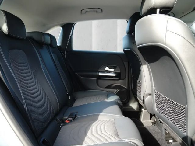 Mercedes-Benz B 180 Progressive