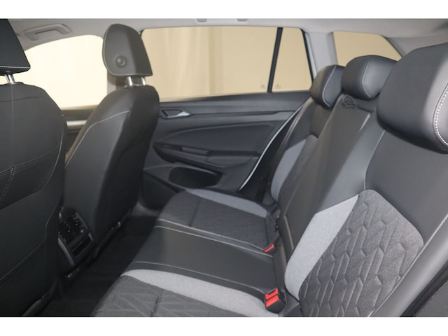 Volkswagen Golf 1.5 eTSI DSG Variant