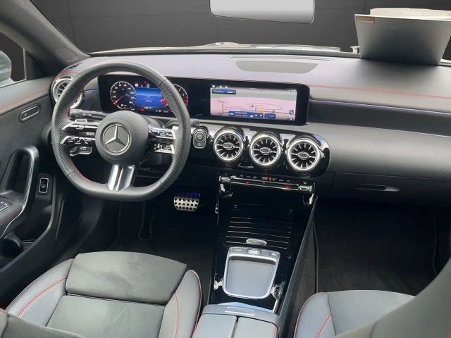 Mercedes-Benz CLA 200 AMG Line