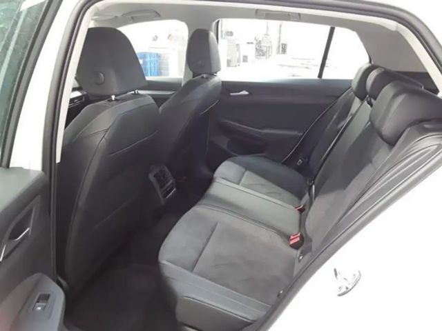 Volkswagen Golf 1.5 eTSI DSG Golf VIII Style