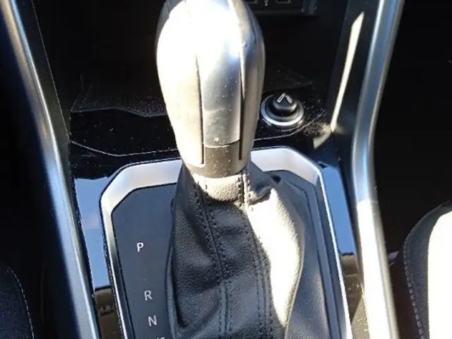 Volkswagen T-Roc ACTIVE Automatik+LED+8fach+Navi