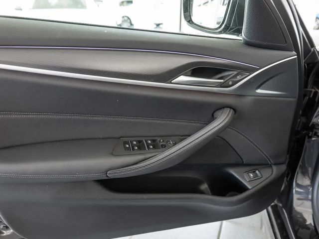 BMW 520 520d M-Sport Touring