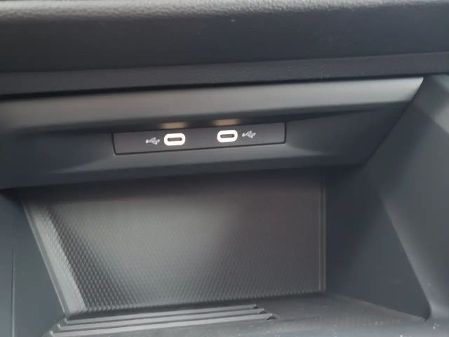 Volkswagen Golf 1.5 TSI Plus