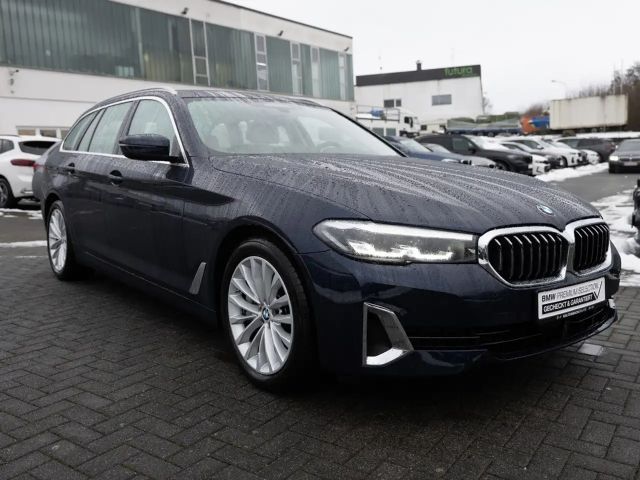BMW 530 530d Luxury Line Touring xDrive