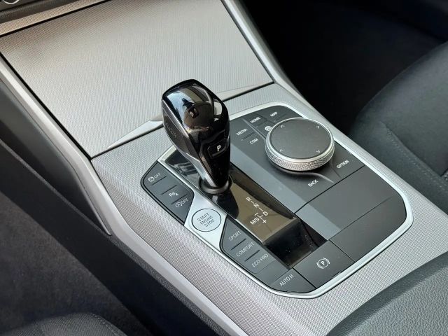 BMW 320 320i Advantage pakket Sedan