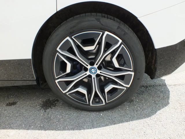BMW iX xDrive40