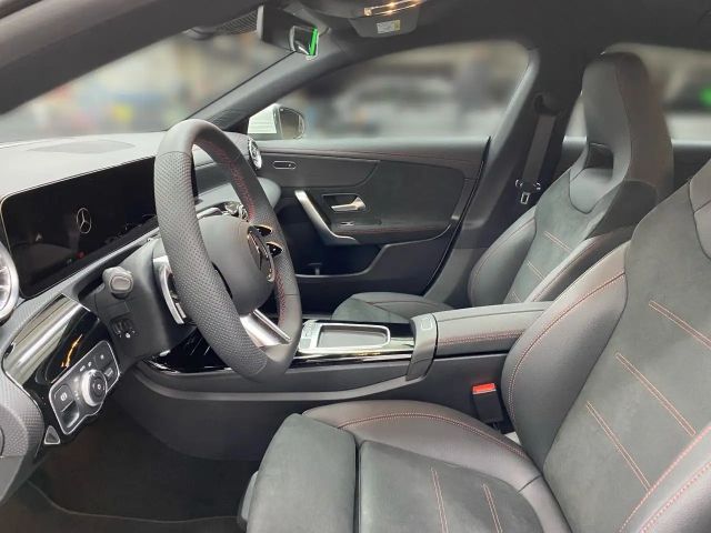 Mercedes-Benz CLA 200 AMG Line Shooting Brake