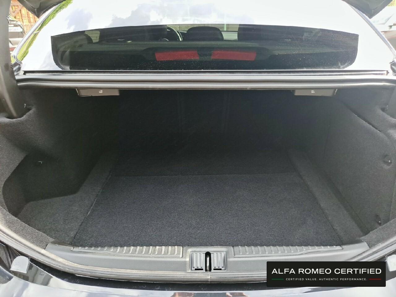 Alfa Romeo Giulia AT8 Q4 Turbo Veloce