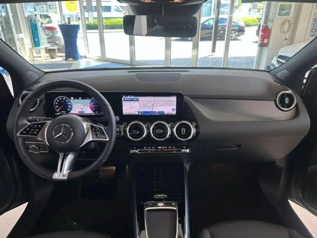 Mercedes-Benz B 180 Progressive Sedan