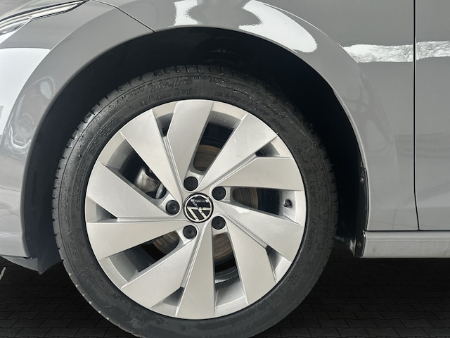 Volkswagen Golf 1.5 eTSI Golf VIII Style