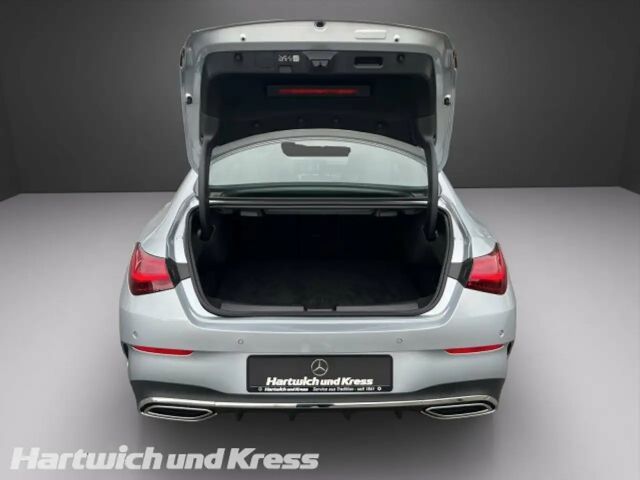 Mercedes-Benz CLA 200 AMG Line Sedan