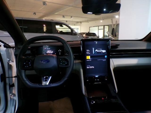 Ford Capri Premium RWD