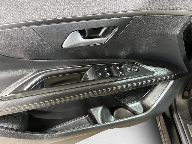 Peugeot 3008 EAT8 Hybrid