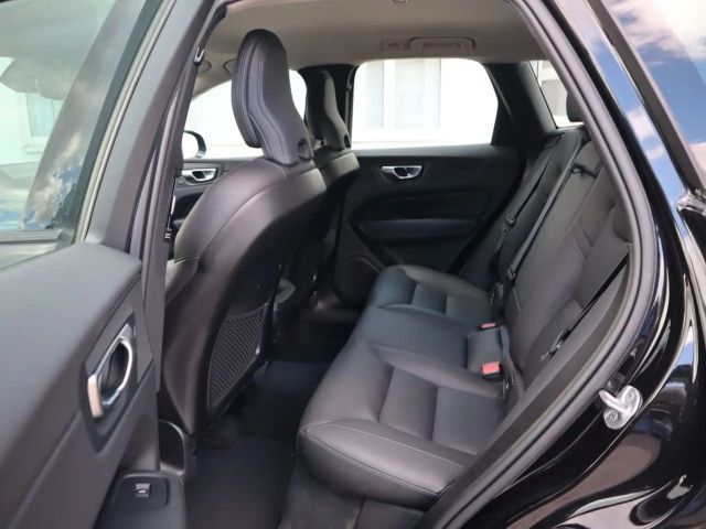 Volvo XC60 AWD Dark Plus