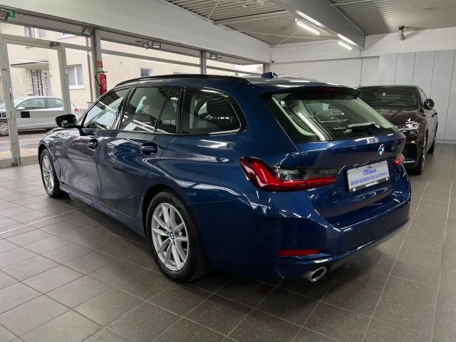 BMW 320 320d Touring xDrive